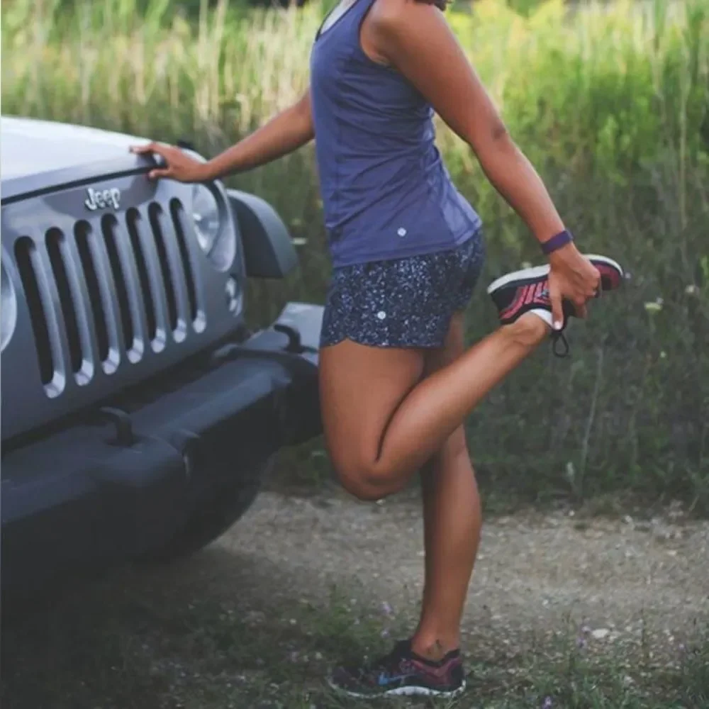 Lululemon Run Times Short in Mini Splatter White Black Size 6